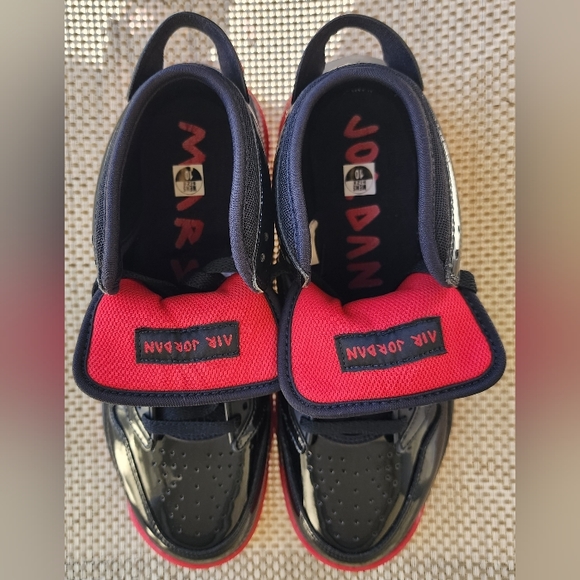 JORDAN MARS 270 'BRED'- SIZE 10- COLOR: BLK/ GYM RED - Picture 8 of 12